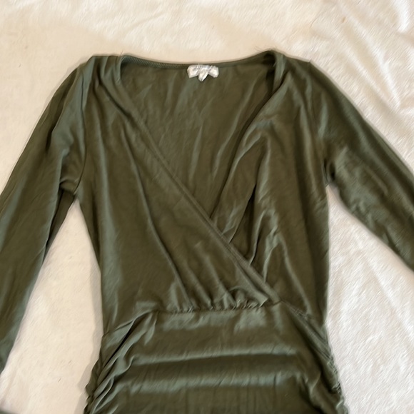 Size small olive dress by hearts & hips - Picture 4 of 4